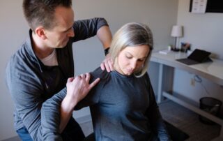 Frozen shoulder chiropractic treatment